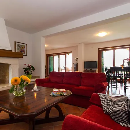 Lovely In With Wifi Holiday home *