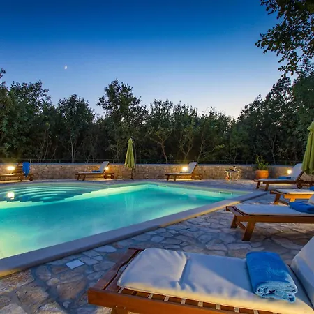 Lovely In With Wifi Holiday home *