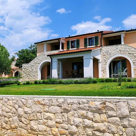 Σπίτι διακοπών Lovely In With Wifi Koromačno